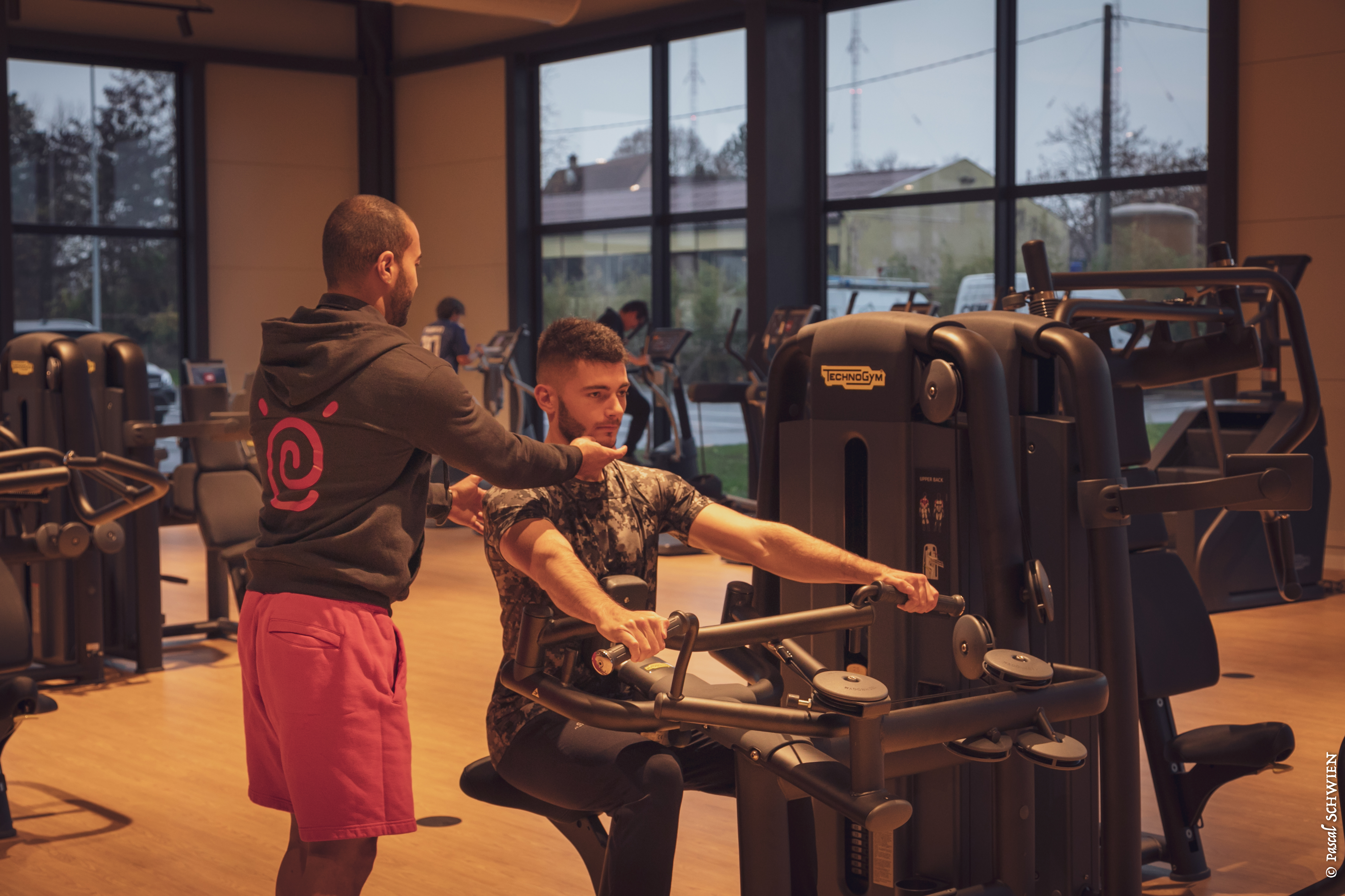 Image coaching personnalisé plateau cardio musculation Étincelle